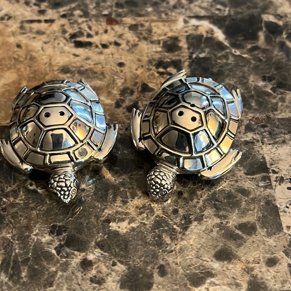 Kitchen Metal Silver Sea Turtle Salt And Pepper Shakers Poshmark